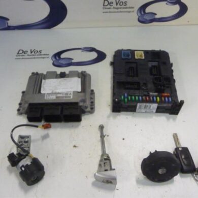 Peugeot 308 1.6 VTI 16V Engine management computer 5FW 2010 1606565280-1606564880