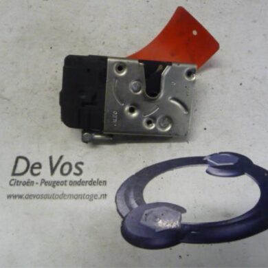 Peugeot Partner  Door lock mechanism 4-door, front left 2007 9135P1