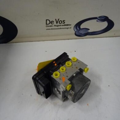 Peugeot 208  ABS Pomp 5GR-5GR5G04 2015 1617358780