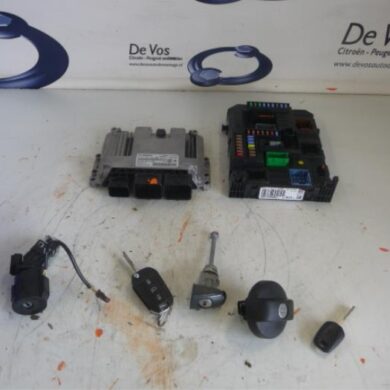 Peugeot 208  Engine management computer 5FS-5FS5F01 2014 1609268680