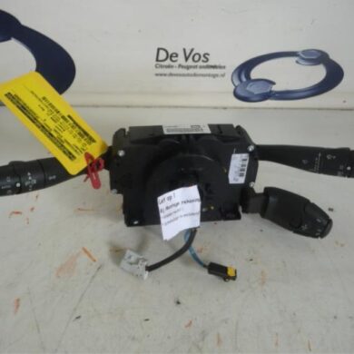 Peugeot 207  Steering column stalk 2009 6242YL