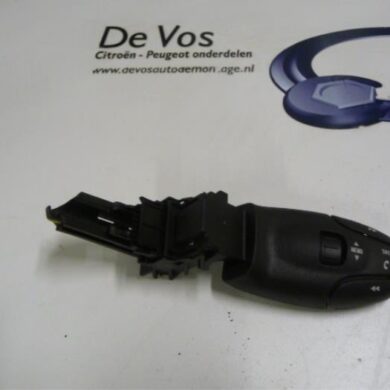 Peugeot 407 2.0 HDiF 16V Radio remote control 2008