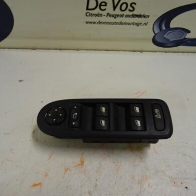Peugeot 508  Combischakelaar ramen 2012 6490NT