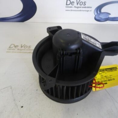 Peugeot Partner  Heating and ventilation fan motor 2005 6441R4