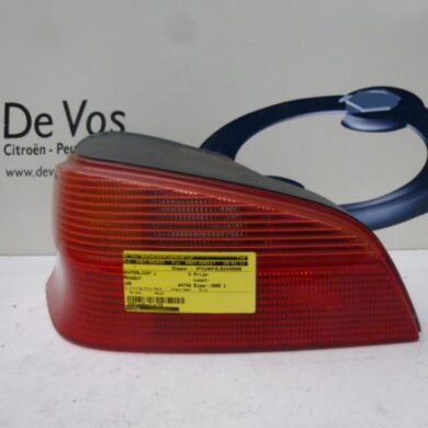 Peugeot 106 1.4 XN,XR,XS,XT Achterlicht links 1999 6350G6
