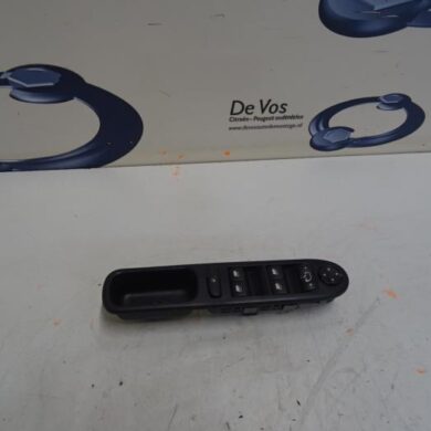 Peugeot 207  Steering column stalk 2012 6242YP