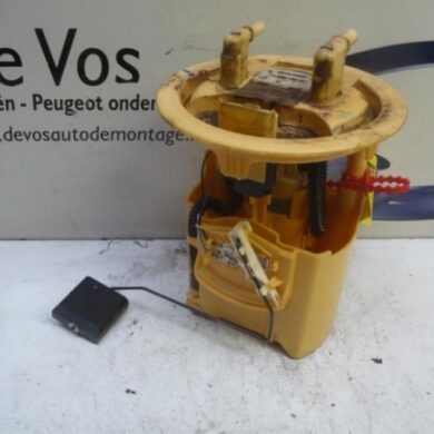 Peugeot 307  Electric fuel pump RHS 2003 1525V4