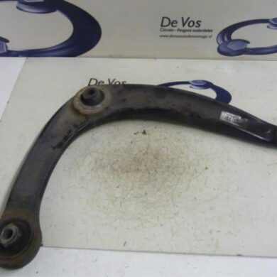 Peugeot 5008  Front wishbone, right 2011 3521R3