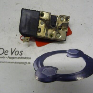 Peugeot 306 1.6i XR,XT,ST Door lock mechanism 4-door, front left 1993 9135H3