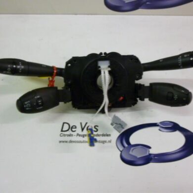 Peugeot 308 1.6 HDi 16V Steering column stalk 2007 6242CW-6242TP