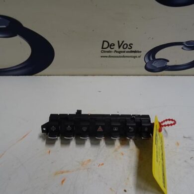 Peugeot 3008  Switch 2016 98084606ZD