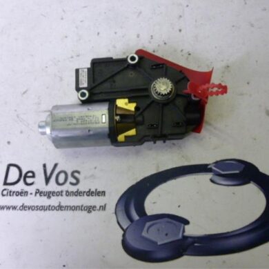 Peugeot 407 2.0 HDiF 16V Sunroof motor 2004 8401EW