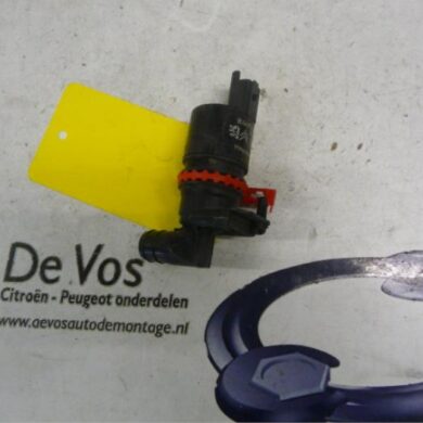 Citroen C6 2.7 HDiF V6 24V Windscreen washer pump 2007 643497