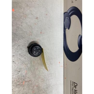 Peugeot 2008 1.2 12V e-THP PureTech 110 ESP Schakelaar 2018 96784282ZD