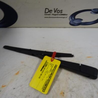 Peugeot 3008  Rear wiper arm 2017 1618095880