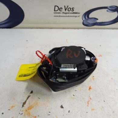 Peugeot 308  Seatbelt tensioner, right 2009 8975K5