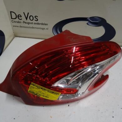 Peugeot 208  Achterlicht rechts 2015 9672628380