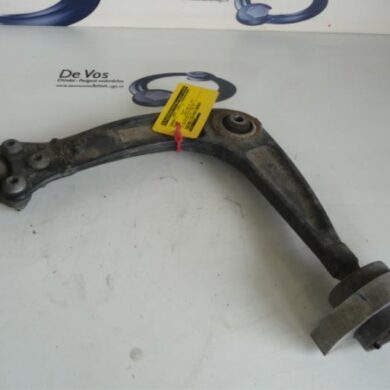 Peugeot 508 2.0 Hybrid4 16V Front wishbone, left 2013 3520Y0
