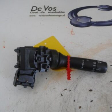 Peugeot 108 1.0 12V Ruitenwis Schakelaar 2014 B000777880
