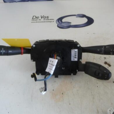 Peugeot 207  Steering column stalk 2010 6242YL