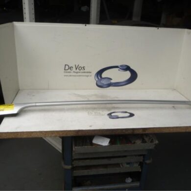 Peugeot 308  Dakrail rechts 2008 8361J1