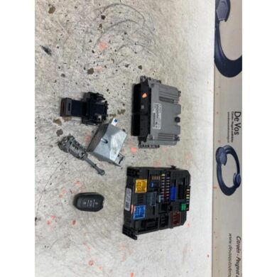 Citroen C4 Picasso  Engine management computer YHZ 2018 1638426280-1677637280-9830225780