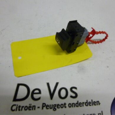 Diversen Diversen 1.2 Vti 12V PureTech 82 Schakelaar (diversen) 96783944ZD