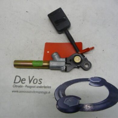 Peugeot 106 1.1 XN,XR,XT,Accent Gordelspanner links 1996 8972EV
