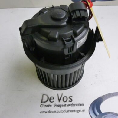 Peugeot 208 1.6 16V THP 155 Kachel Ventilatiemotor 2013 1608182080
