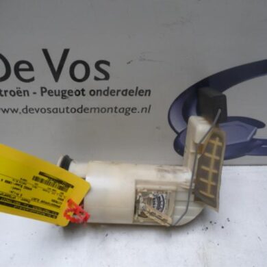 Citroen Saxo 1.6 VTS 16V Electric fuel pump NFX 1999 152587