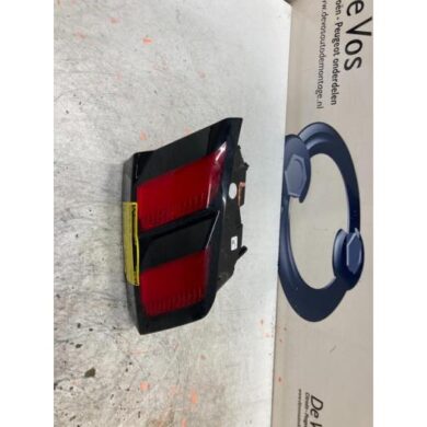 Peugeot 3008 1.2 12V e-THP PureTech 130 Achterlicht links 2020 9810477880