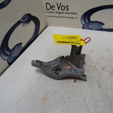 Citroen Jumpy  Alternator lower bracket YHR-YHRYH01 2020 9808696680