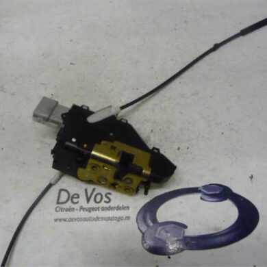 Peugeot 407  Front door lock mechanism 4-door, right 2004 9136FG