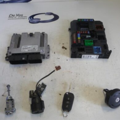 Peugeot 308  Engine management computer BHZBH01 2016 1611717580