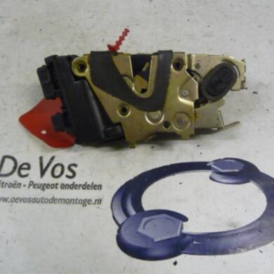 Citroen XM 2.0 i Rear door mechanism 4-door, right 1992 913890