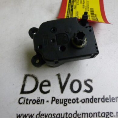 Peugeot 207  Heater valve motor 2006 6447NL