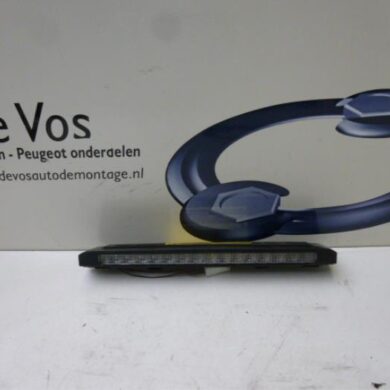 Peugeot 406 2.0 16V Extra Remlicht midden 1998 6351H4