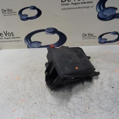 Citroen C4 Picasso  Relais Houder 2014 9801448680-9804681980