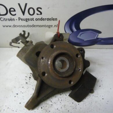 Peugeot 406  Fusee rechts-voor 1997