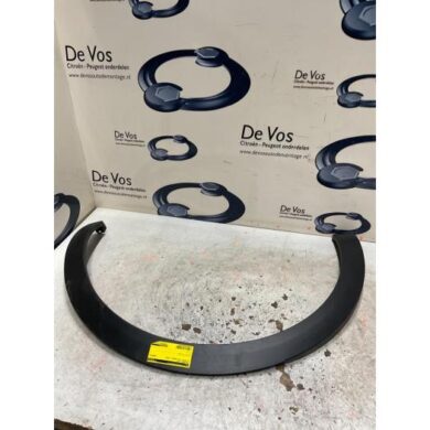 DS Automobiles DS3 Crossback 1.2 12V PureTech 155 Wheel arch strip 2019 98208024XT