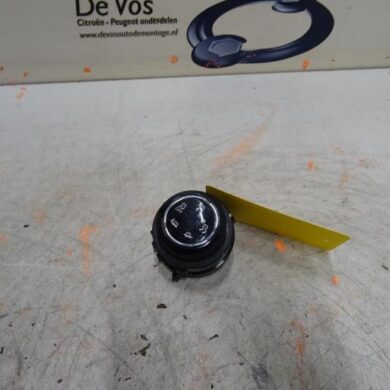 Peugeot 5008  ESP switch 2018 98113880VD
