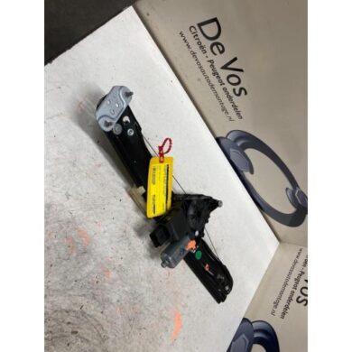 Citroen C3 Aircross 1.2 e-THP PureTech 110 Window mechanism 4-door, front right 2018 YQ00112480-YQ00778380