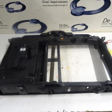 Peugeot 208  Front panel 2014 9676534380