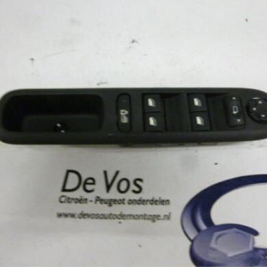 Peugeot 3008 1.6 HDiF 16V Multi-functional window switch 2009 6490X5