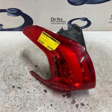 Peugeot 2008 1.6 VTI 16V Achterlicht links 2013 9678074280