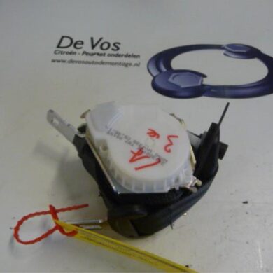 Peugeot 5008  Rear seatbelt, left 2014 8975SQ