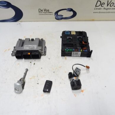 Peugeot RCZ  Engine management computer 5FV 2010 1943ZH