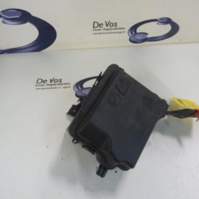 Citroen C4 Cactus 1.2 PureTech 82 12V Relais Houder 2014 9671941780-9671924480