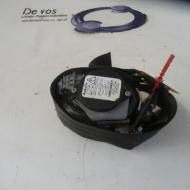 Peugeot 308  Seatbelt tensioner, right 2009 8975K5