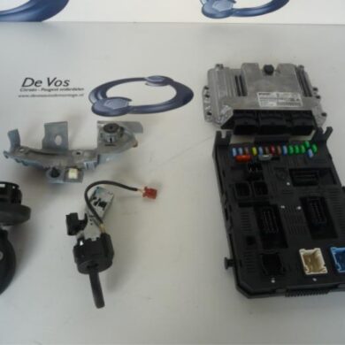 Citroen C5 1.6 HDiF 16V Engine management computer 9HZ 2007 1942CT